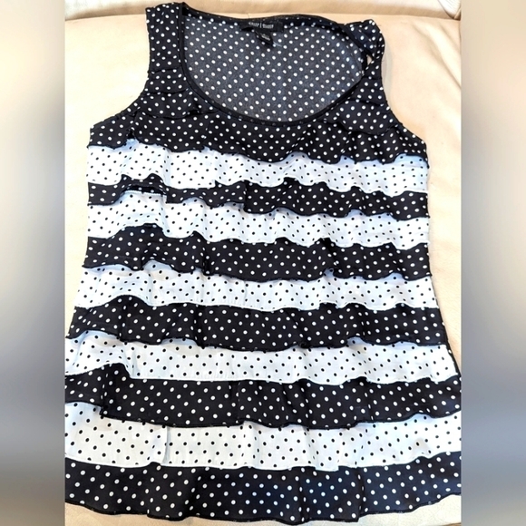 White House, Black Market ruffled top, size small - Picture 5 of 5